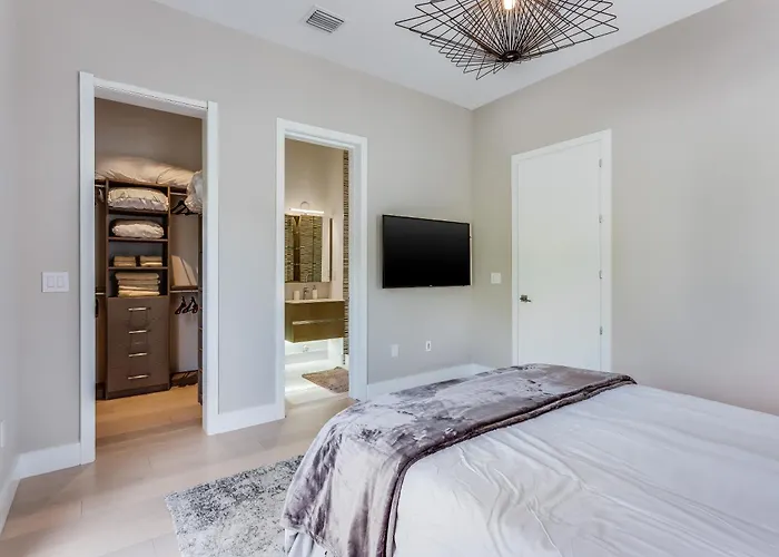 Villa Roxi, A Stylish 5Br Getaway With Pool In Coconut Grove
