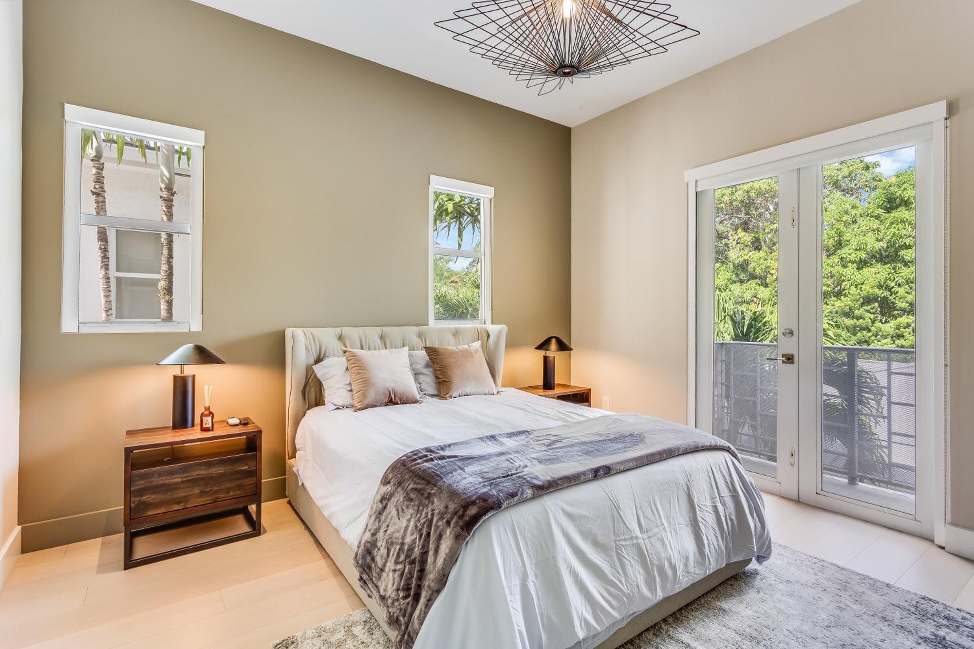 Roxi, A Stylish 5br Getaway With Pool In Coconut Grove *